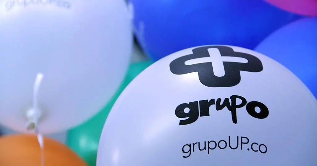 Globos de Grupo UP en una experiencia social
